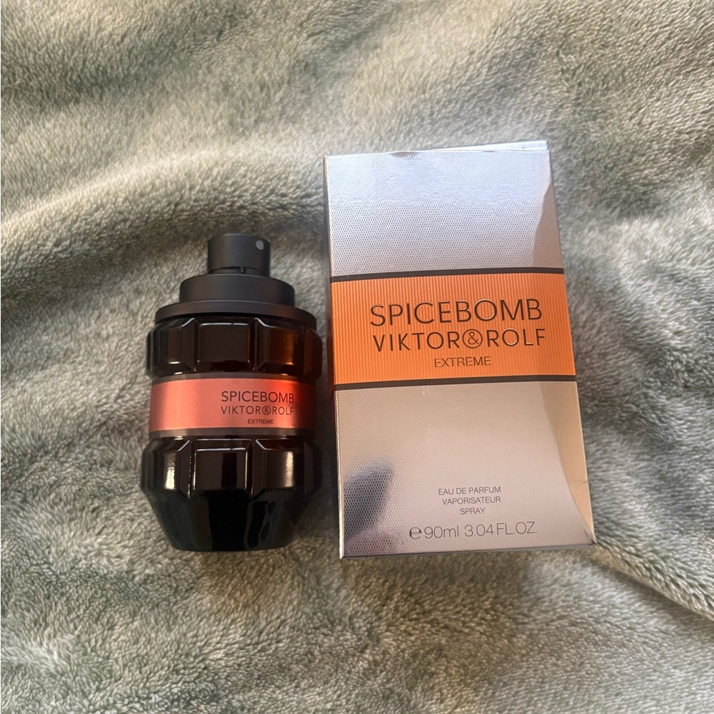 Viktor & Rolf Spicebomb Extreme Black and Orange Bottle